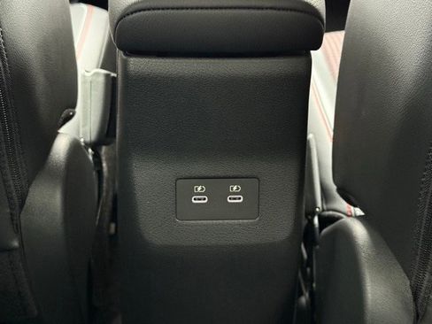 New 2025 Nissan Kicks SR image 18