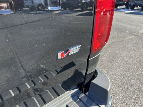 Used 2022 Chevrolet Colorado Z71 w/ Z71 Midnight Edition image 12