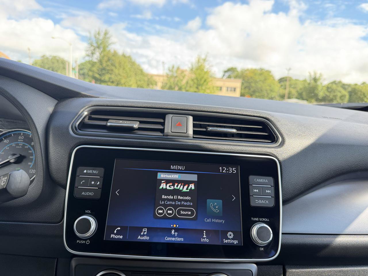 Used 2025 Nissan Leaf S FWD image 12