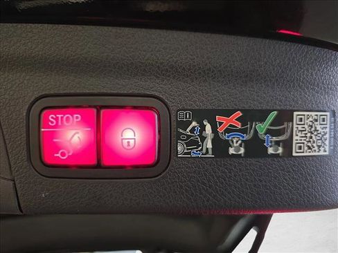 Used 2025 Mercedes-Benz GLE 53 AMG 4MATIC image 6