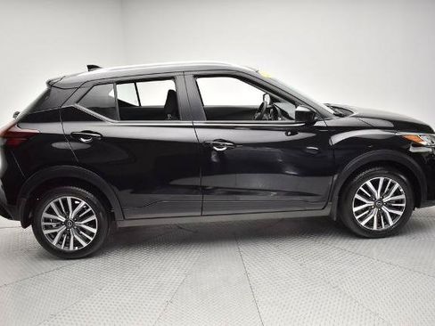 Certified 2024 Nissan Kicks SV FWD image 4