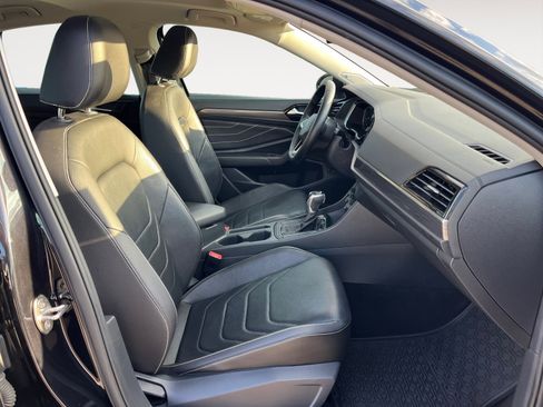 Certified 2022 Volkswagen Jetta SEL image 16