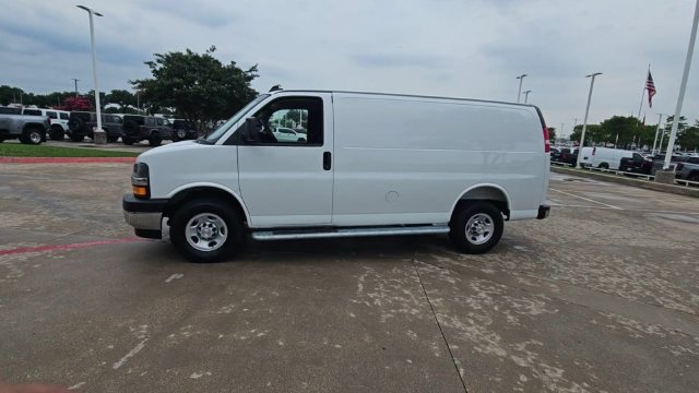 Used 2025 Chevrolet Express 2500 w/ Driver Convenience Package RWD image 4
