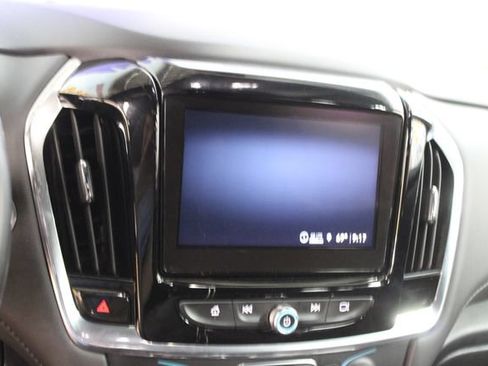 Used 2023 Chevrolet Traverse LT AWD/4WD image 18