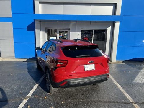 New 2026 Chevrolet Trax RS w/ Sunroof Package image 10