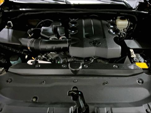 Used 2016 Toyota 4Runner SR5 image 32