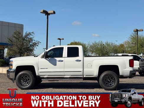 Used 2015 Chevrolet Silverado 2500 LTZ w/ LTZ Plus Package image 9