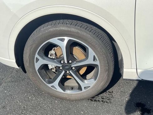 Certified 2024 Ford Escape ST-Line Select w/ Tech Pack #2 image 5