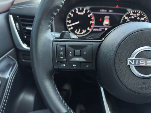 Used 2023 Nissan Rogue SL FWD image 8