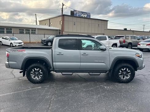 Used 2021 Toyota Tacoma TRD Off-Road AWD/4WD image 13