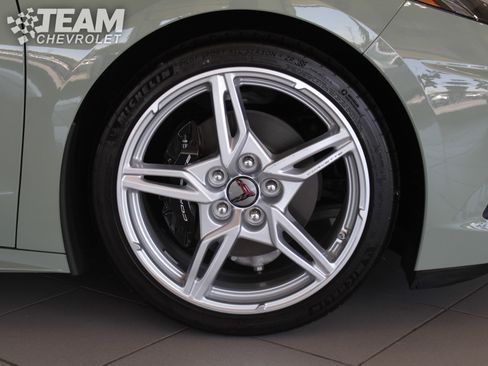 Used 2024 Chevrolet Corvette Stingray Convertible w/ 1LT RWD image 29