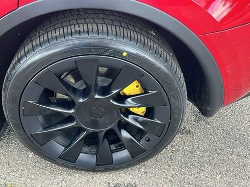 Used 2021 Tesla Model Y Long Range image 6