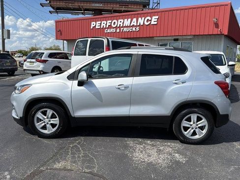 Used 2021 Chevrolet Trax LT w/ Driver Confidence Package FWD image 10