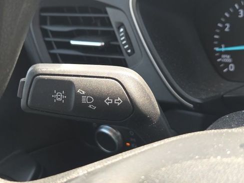 Used 2022 Ford Escape SE image 34