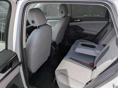 Certified 2023 Volkswagen Taos SE w/ Black Wheel Package FWD image 19
