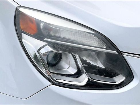Used 2017 Chevrolet Equinox Premier w/ Enhanced Convenience Package FWD image 31