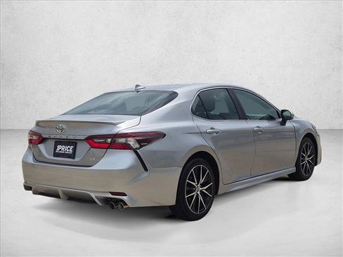 Used 2024 Toyota Camry SE FWD image 5