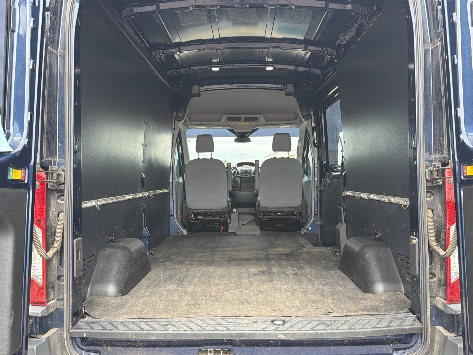 Used 2018 Ford Transit 350 148 Medium Roof w/ Premium Package RWD image 9