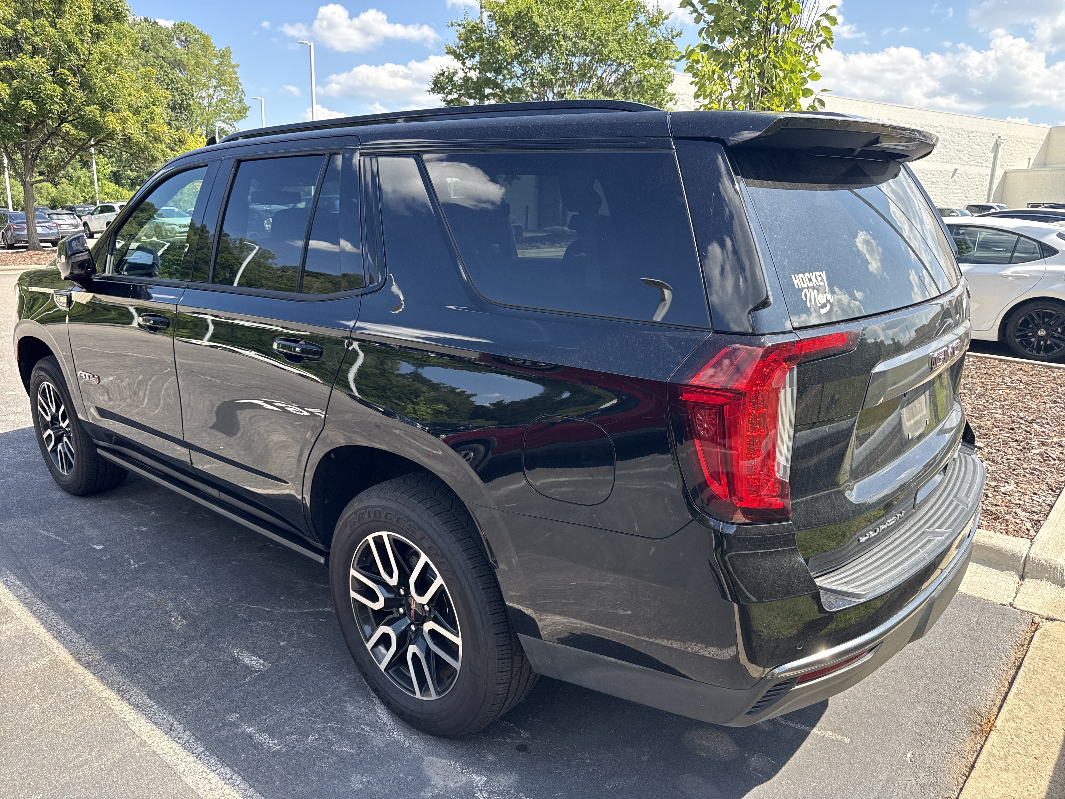 Used 2021 GMC Yukon AT4 w/ AT4 Premium Package AWD/4WD image 45