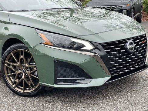 Used 2025 Nissan Altima 2.5 SR w/ SR Premium Package image 9