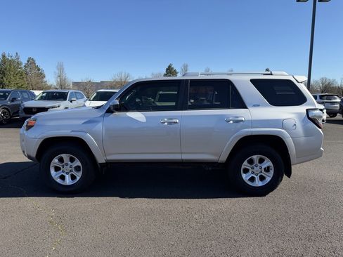 Used 2017 Toyota 4Runner SR5 image 5