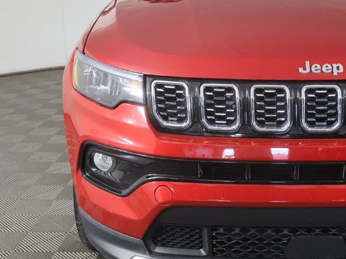 Used 2025 Jeep Compass Limited AWD/4WD image 12