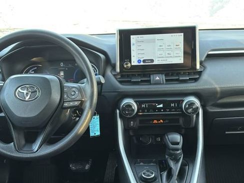 Used 2025 Toyota RAV4 LE image 8