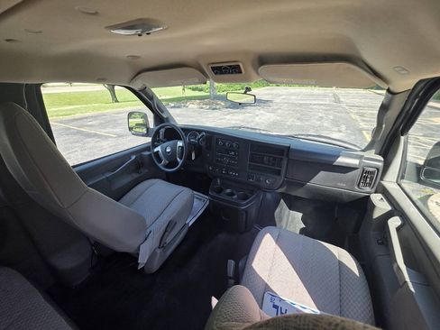 Used 2017 Chevrolet Express 3500 LT w/ LT Preferred Equipment Group RWD image 14