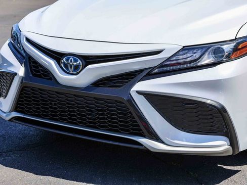 Used 2023 Toyota Camry XSE image 16