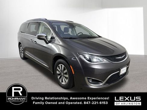 Used 2020 Chrysler Pacifica Limited w/ Advanced Safetytec Group FWD image 3