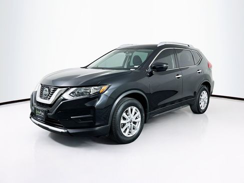 Used 2018 Nissan Rogue SV image 3