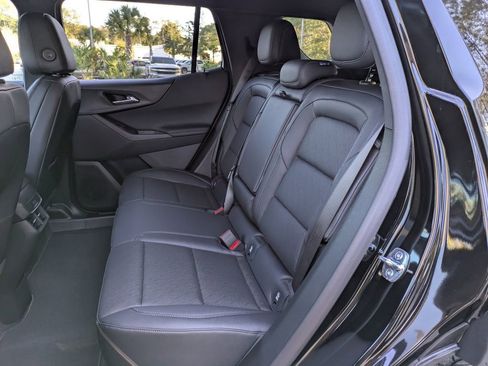 New 2026 Chevrolet Equinox LT w/ Convenience Package II FWD image 16