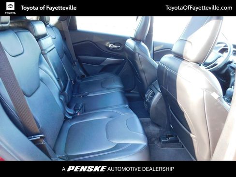 Used 2019 Jeep Cherokee Limited w/ Luxury Group image 5