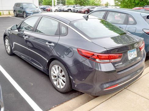 Used 2018 Kia Optima S FWD image 18