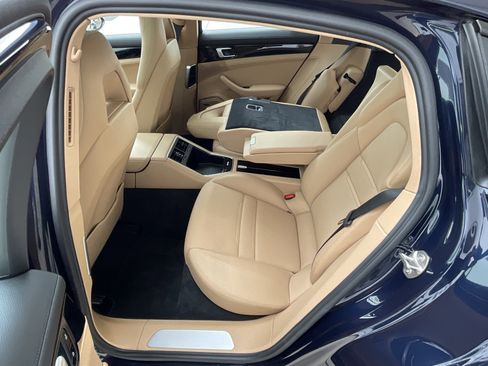 Used 2019 Porsche Panamera 4 image 25