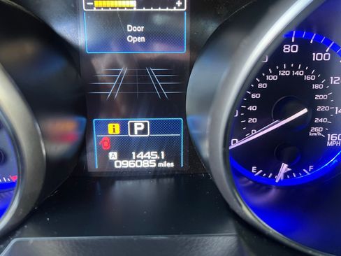 Used 2017 Subaru Outback 3.6R Limited AWD/4WD image 29