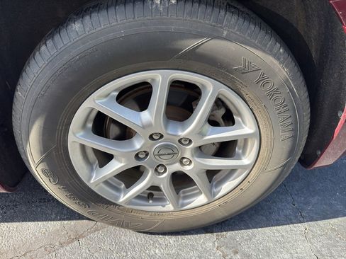 Used 2022 Chrysler Voyager LX FWD image 33