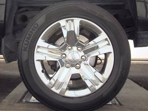 Used 2018 Chevrolet Silverado 1500 Custom w/ Custom Value Package RWD image 11