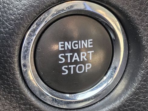 Used 2025 Toyota RAV4 XLE FWD image 22