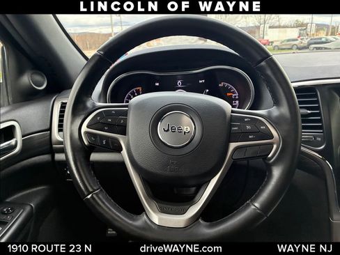 Used 2020 Jeep Grand Cherokee Laredo image 22