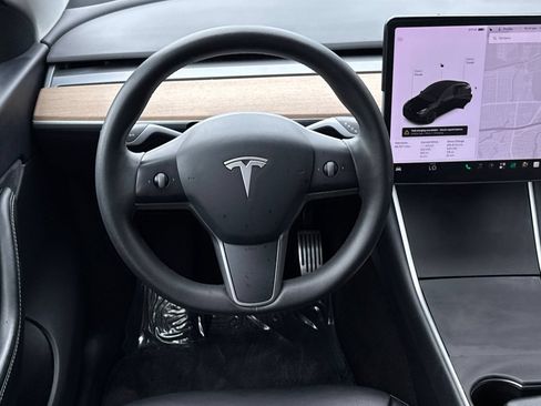Used 2021 Tesla Model Y Long Range AWD/4WD image 16