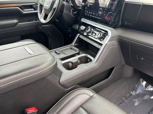 Used 2025 GMC Sierra 2500 Denali image 19