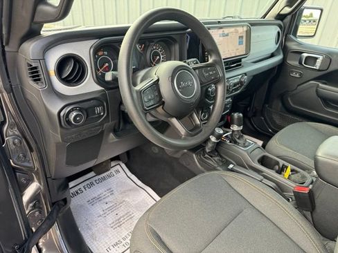 Certified 2025 Jeep Wrangler Unlimited Sport AWD/4WD image 13