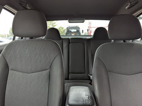 Used 2012 Chrysler 200 Touring FWD image 3