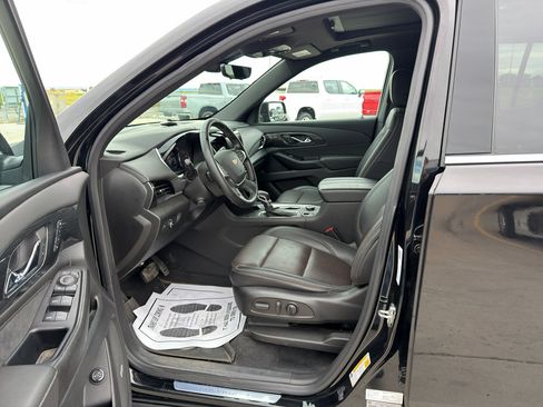 Used 2023 Chevrolet Traverse High Country AWD/4WD image 11