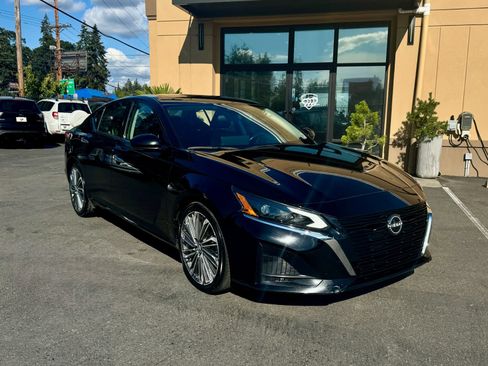 Used 2023 Nissan Altima 2.5 SL FWD image 1