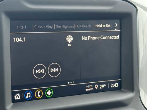 Used 2023 Chevrolet Silverado 1500 Custom image 34