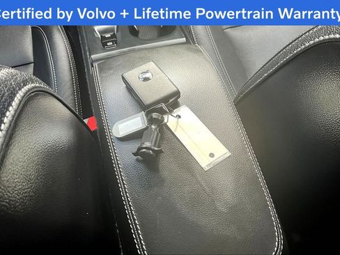 Certified 2025 Volvo XC40 B5 Core image 13