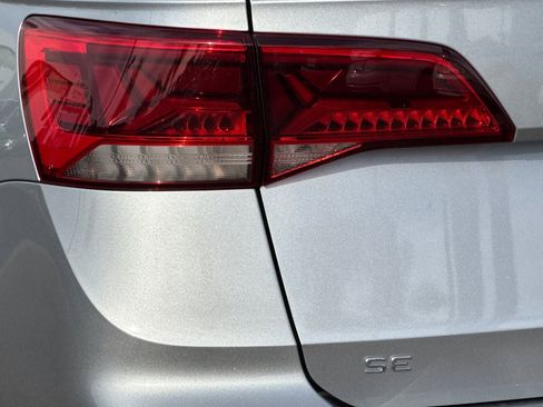 Used 2022 Volkswagen Taos SE image 26