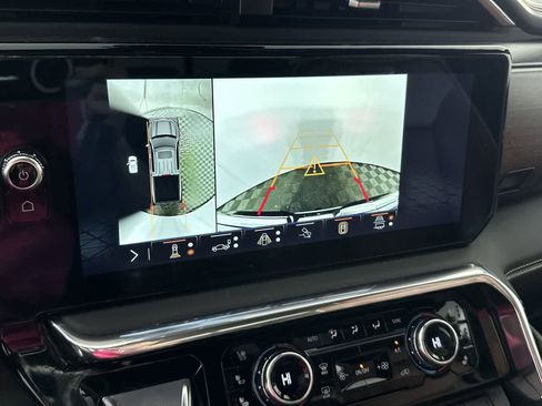 Used 2025 GMC Sierra 1500 Denali Ultimate image 9